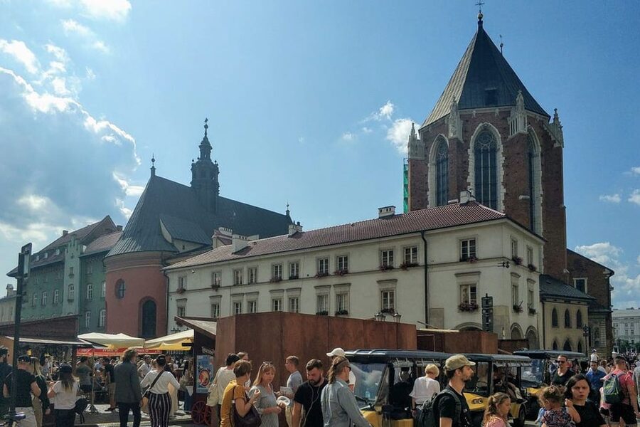 Krakow: Old Town City Tour in a Golf Cart - The Main Market Square, Cloth Hall, and St. Mary’s Basilica