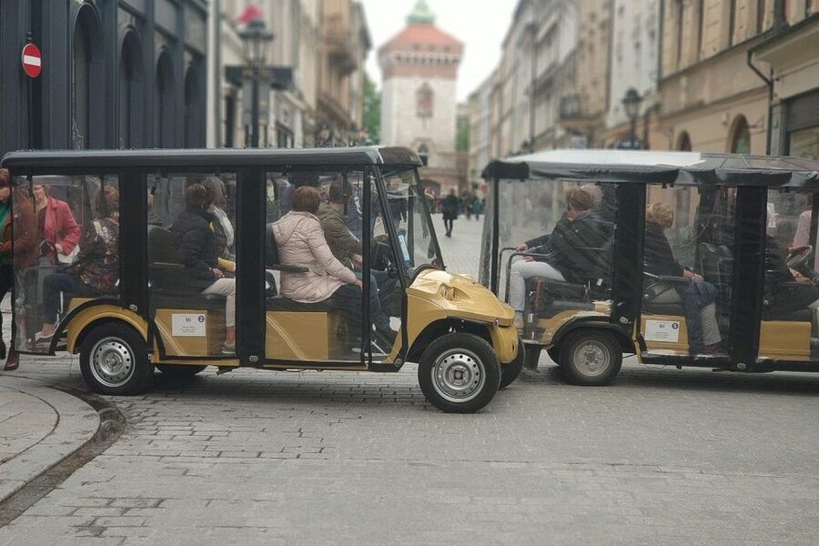 Krakow: Old Town, Ghetto, and Kazimierz Golf Cart Tour - Starting among Krakow’s Old Town monuments