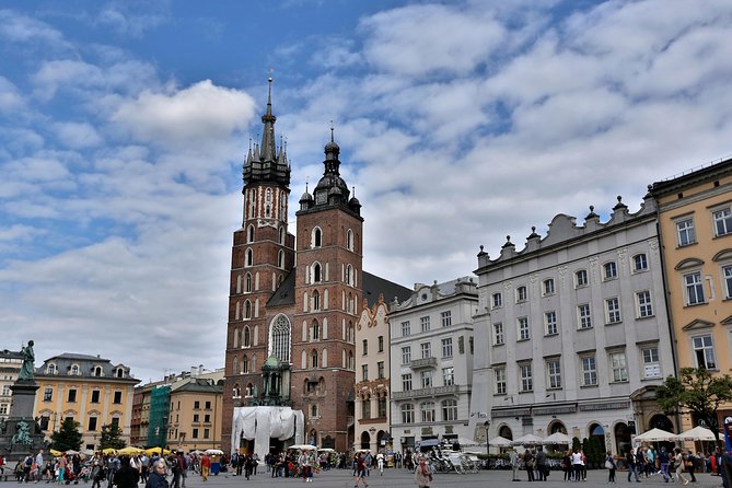 Krakow: Old Town Guided Walking Tour - Starting at St. Florian’s Church and the northern gate
