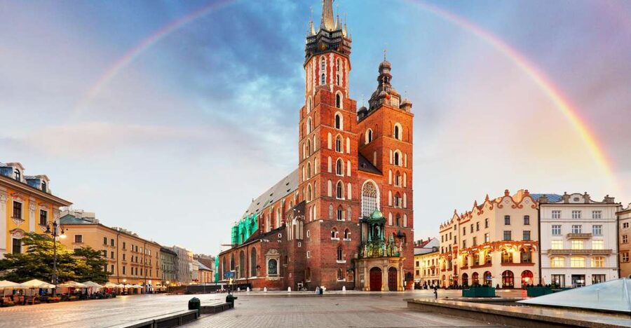 Krakow: Old Town Highlights Private Walking Tour - The Main Market Square and its medieval trade