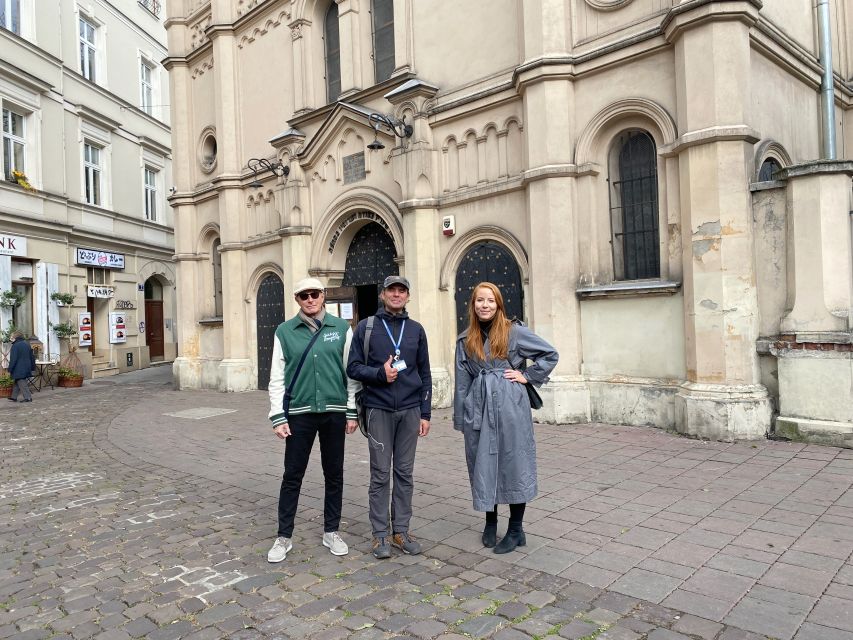 Krakow: Old Town Highlights Walking Tour - Medieval walls, customs, and Krakow legends