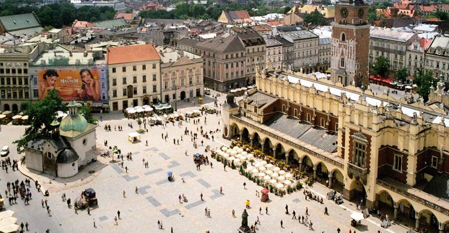 Krakow Old Town & Kazimierz Highlights Tour by Electric Car - Who Should Book This 90-Minute Ride?