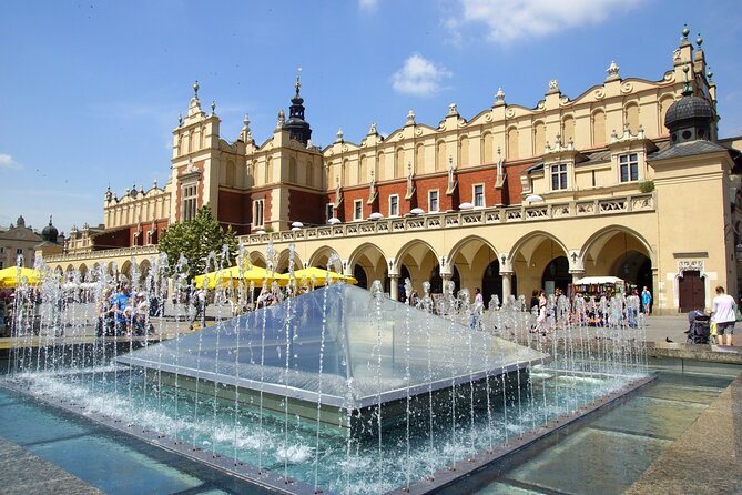 Krakow: Old Town, Mary's Church and Rynek Underground Guided Tour - What the $57.14 price includes