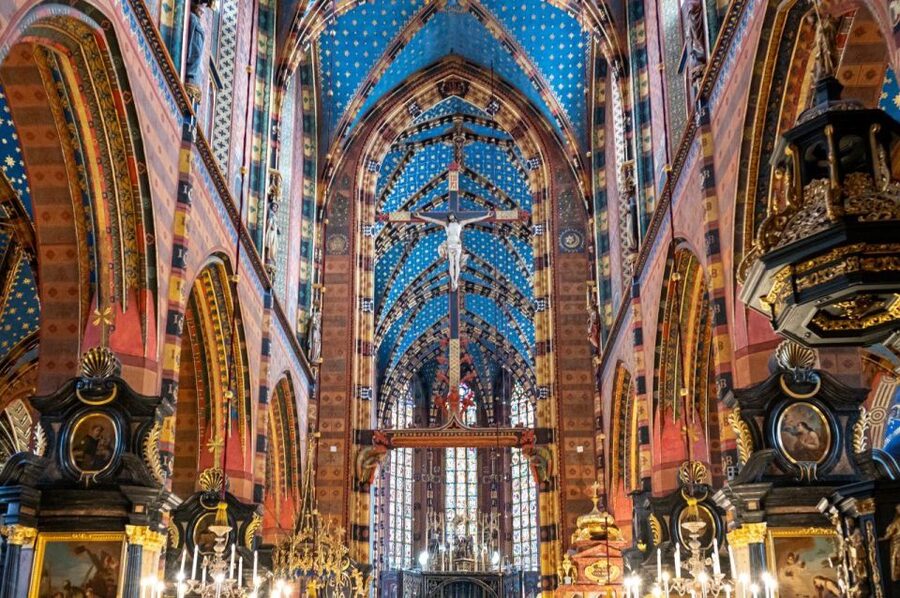 Krakow: Old Town, St. Mary's Church and Rynek Underground - Who should book this Krakow tour?