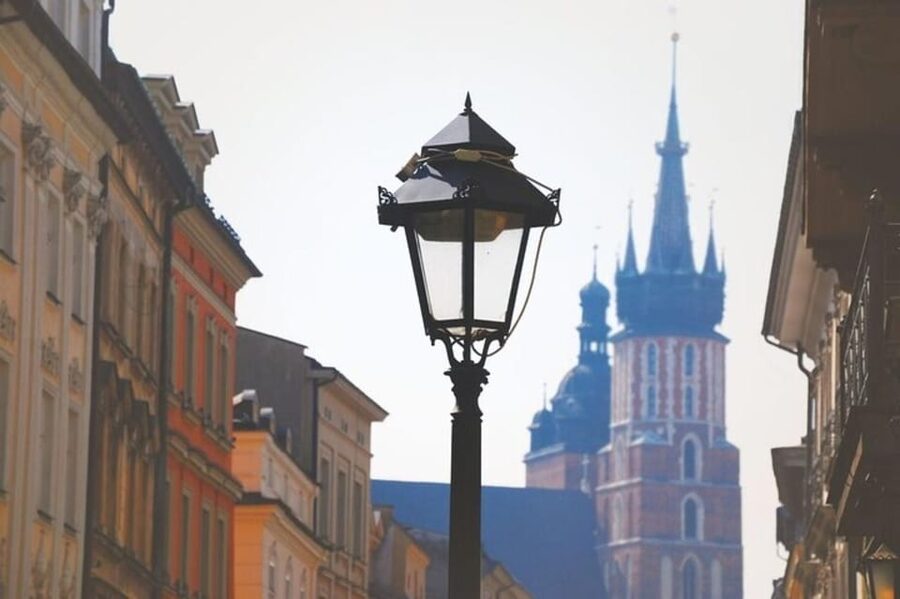 Krakow : Old Town Walking Tour With A guide - Starting near Szpitalna in the heart of Krakow