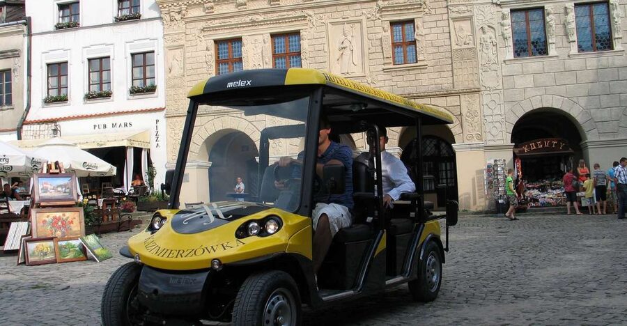 Krakow: Private City Highlights Sightseeing Car Tour - The audio guide and the limits of recorded commentary