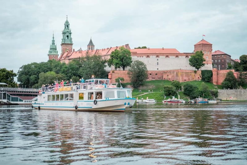 Krakow: Private Evening Boat Tour - Salwator and Debniki: Krakow From a Quieter Angle