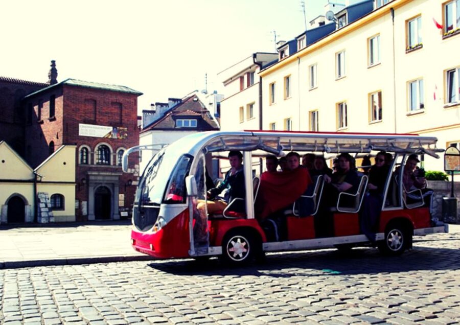 Krakow: Private Panoramic Tour by Golf Cart with Audio Guide - Timing, weather, and the best seat in the day