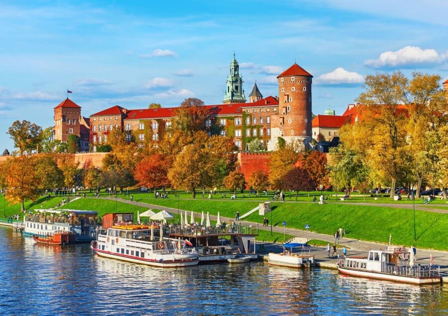 Krakow: Private Panoramic Tour by Golf Cart with Audio Guide - Who should book this Krakow tour?