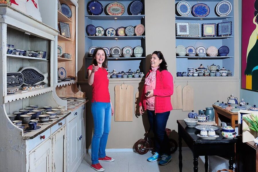 Krakow: Private Shopping Tour with Snacks and Beer Tasting - Coffee, cake, and the amber lesson