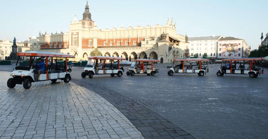 Krakow: Private Sightseeing by Electric Car - Kazimierz: synagogues and narrow cobbled streets