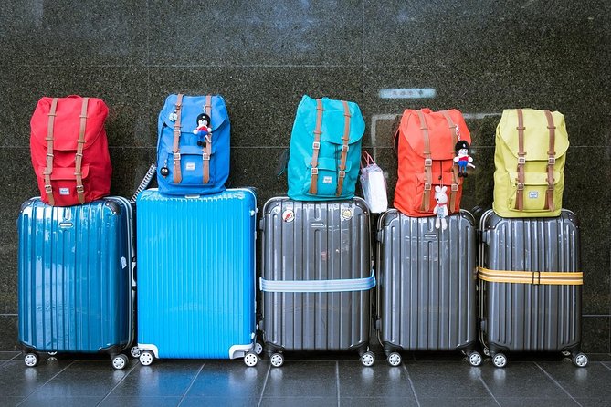 Krakow: Private Transfer to/from Krakow Airport (KRK) - Meeting your driver at Krakow Airport