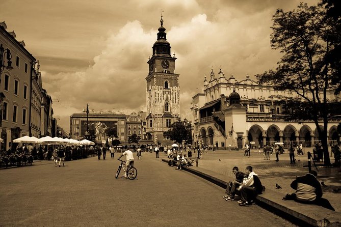Krakow Private Walking Tour - Starting in Krakow’s Main Market Square