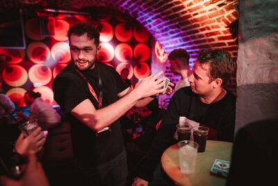Pub Crawl with 1 Hour of Unlimited Alcoholic Drinks