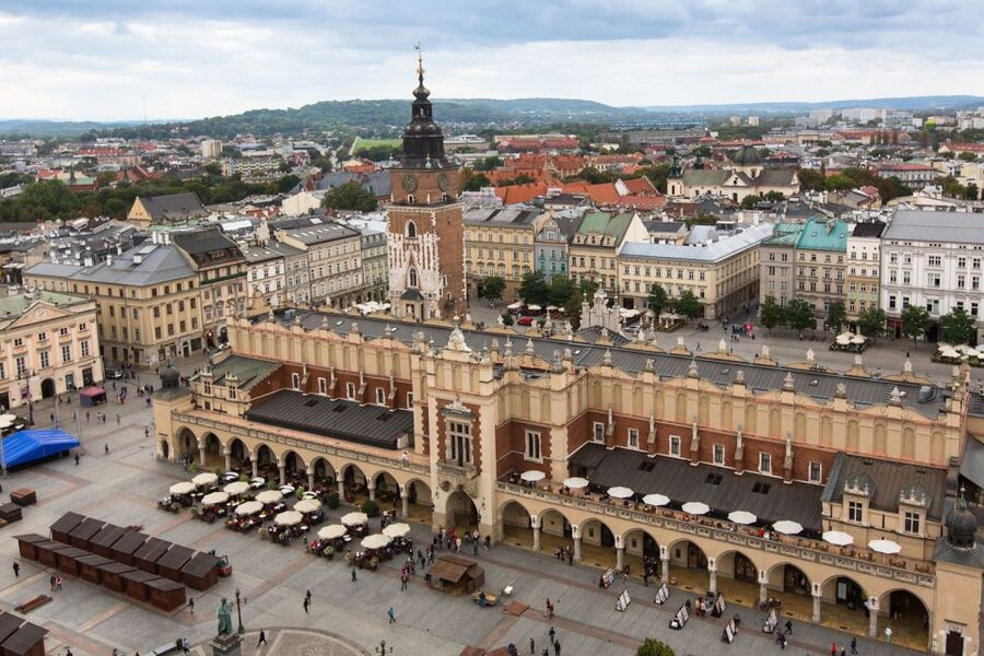 Krakow: Rynek Underground Museum Guided Tour - Entering the city beneath the Main Square