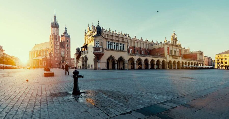 Krakow: Rynek Underground Museum Guided Tour & Stories - Starting beside St. Mary’s Church