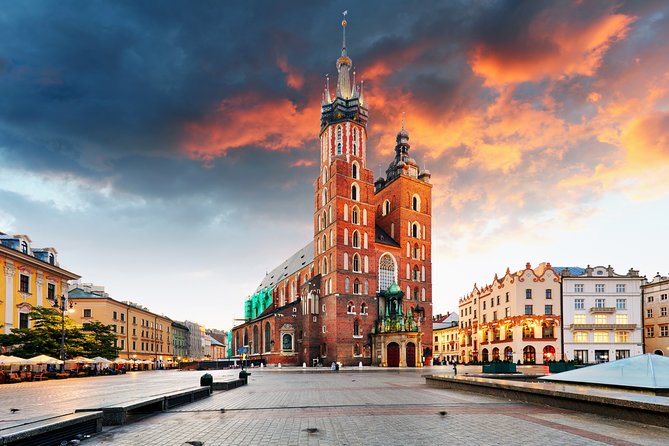Krakow: Rynek Underground Museum Skip-the-line Guided Tour - Multimedia that brings the old market back
