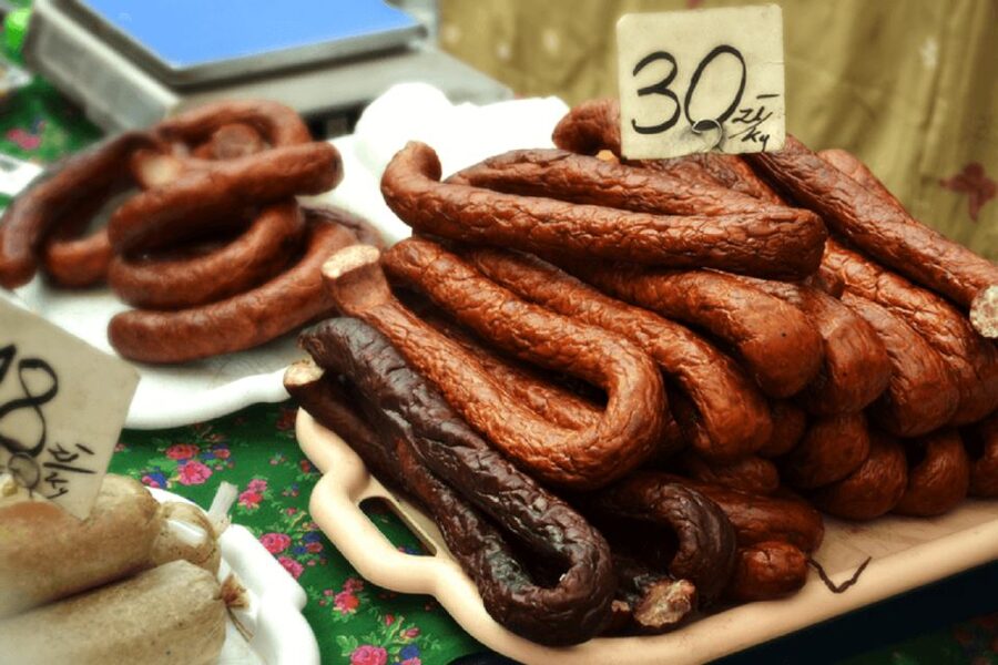 Krakow's Local Flavor: Craft Beer and Street Food with Guide - Meeting Saint Mary’s Church before the first bite