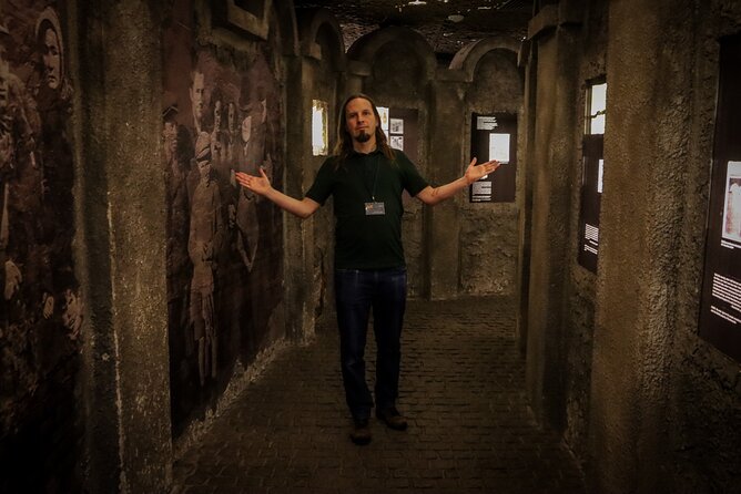 Krakow Schindler's Factory Museum Guided Tour in English - Meeting the guide and getting there