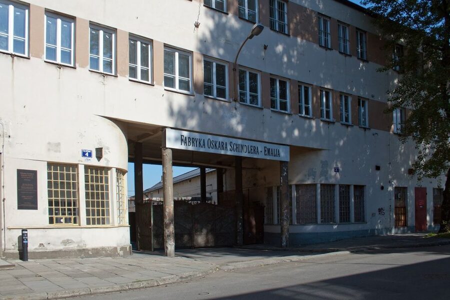 Krakow: Schindler's Factory Skip-the-Line Ticket - Entering the original Deutsche Emailwarenfabrik