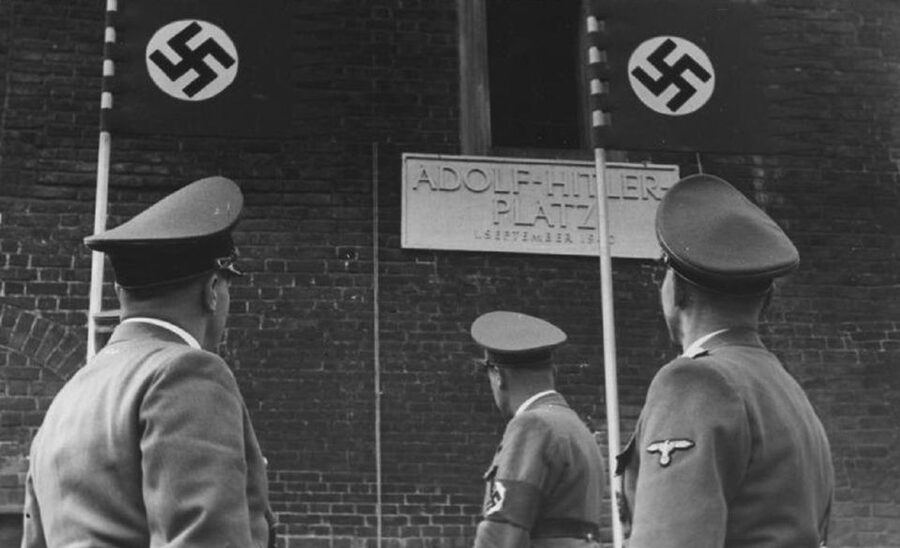 Krakow: Second World War History Guided Walking Tour - Following the machinery of Nazi occupation