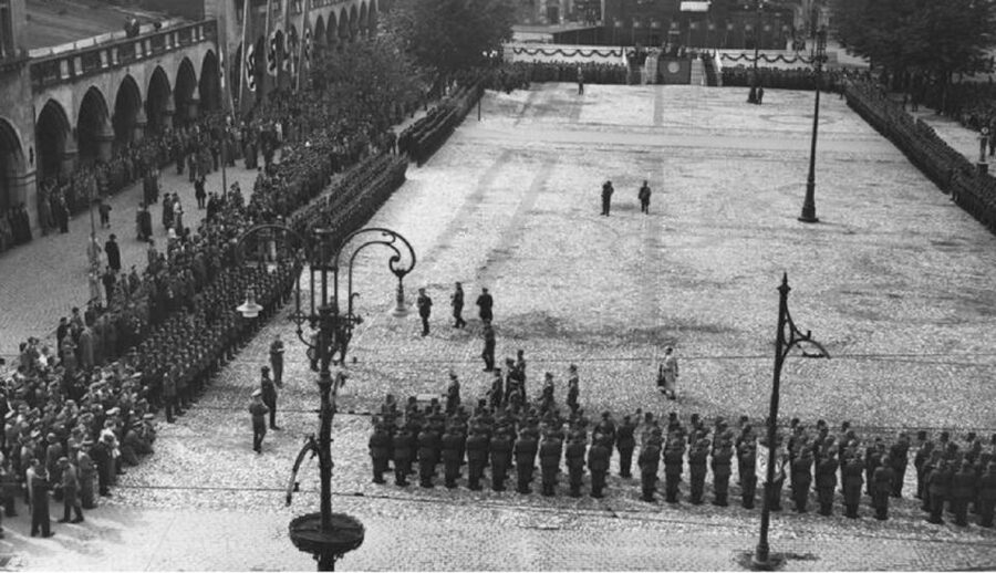 Krakow: Second World War History Guided Walking Tour - Beginning with Poland before 1939