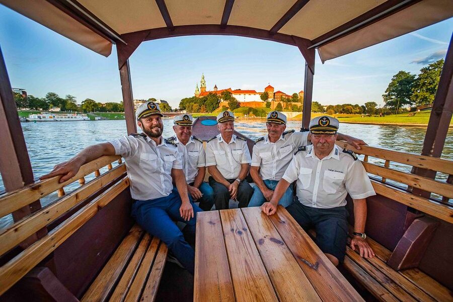 Krakow: Sightseeing Cruise by Vistula River - Wawel Castle and the first river views
