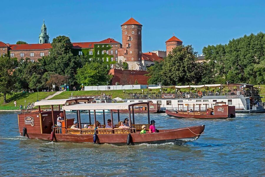 Krakow: Sightseeing Cruise by Vistula River - Cricoteka, Kazimierz, and the Church on the Rock