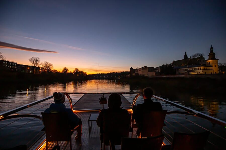 Krakow: Sightseeing Cruise on Vistula River with Audio Guide - Norbertine convent and Kościuszko Mound