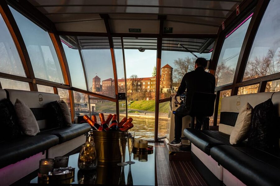 Krakow: Sightseeing Cruise on Vistula River with Audio Guide - The former ghetto and Podgórze sights
