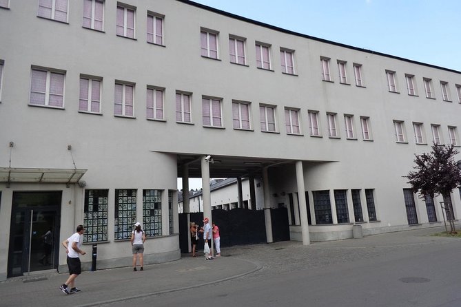 Krakow: Skip the line Oskar Schindler’s Museum Private Tour - Important practical details before you reserve