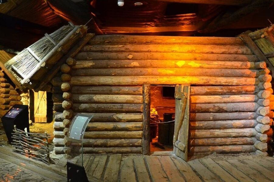 Krakow: Skip the Line Underground Museum & Old Town Private - Is four hours the right length?