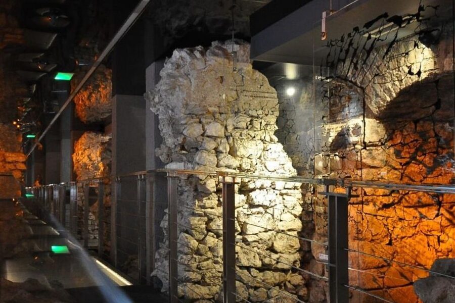 Krakow: Skip the Line Underground Museum & Old Town Private - What $165 per person really buys