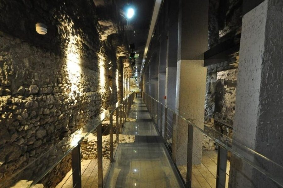 Krakow: Skip the Line Underground Museum Private Guided Tour - What the guide adds to Krakow’s long story