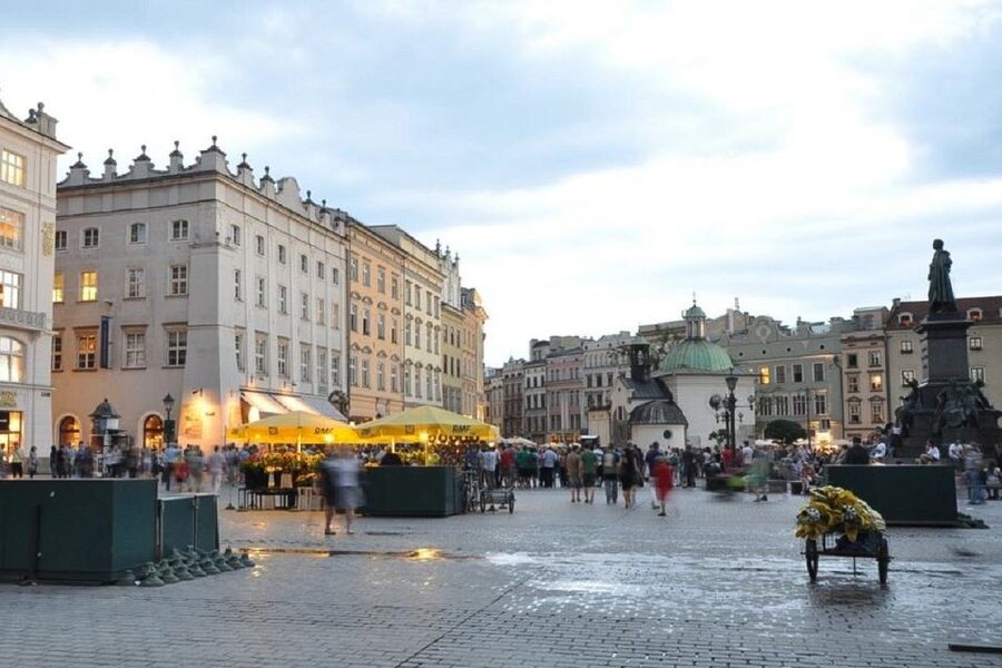 Krakow: Skip the Line Underground Museum Private Guided Tour - The main strengths and the fair criticisms
