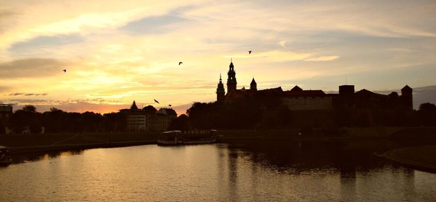 Krakow: Skip the Line Wawel Castle & Cathedral Private Tour - Starting at the John Paul II Monument on Wawel Hill