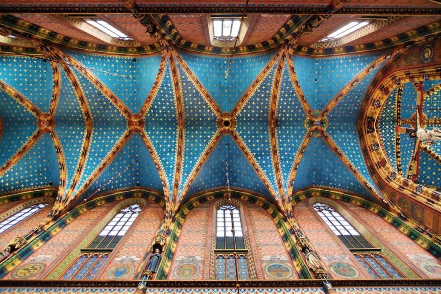 Krakow: St. Mary's Basilica visiting with short guided walk - Is $29 a fair price?