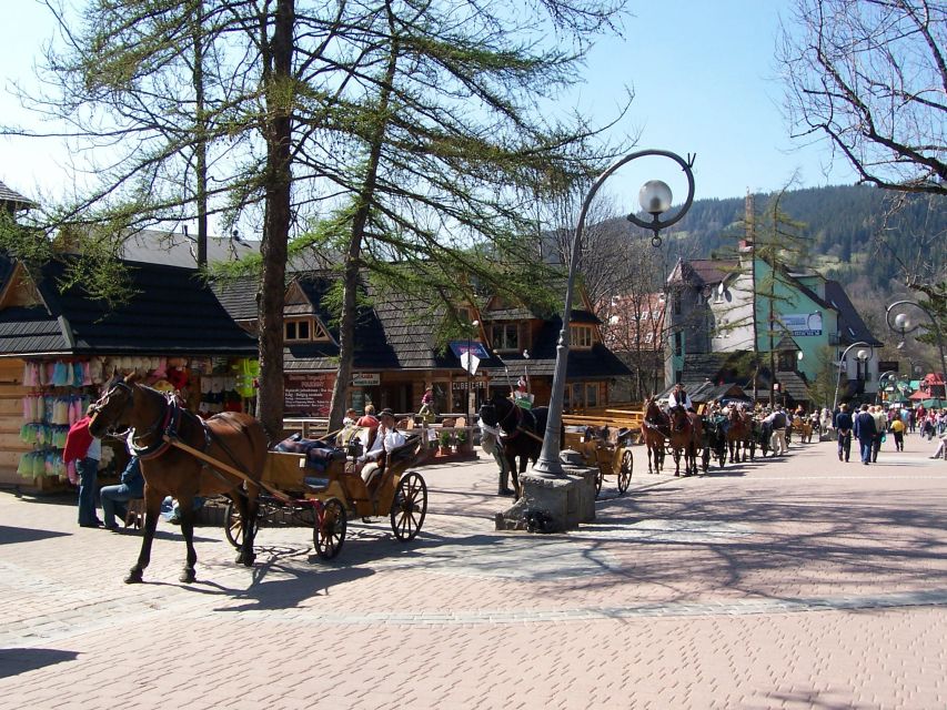 Krakow: Tatra Mountains and Zakopane Full-Day Private Tour - Pęksowy Brzyzek, a cemetery made of art