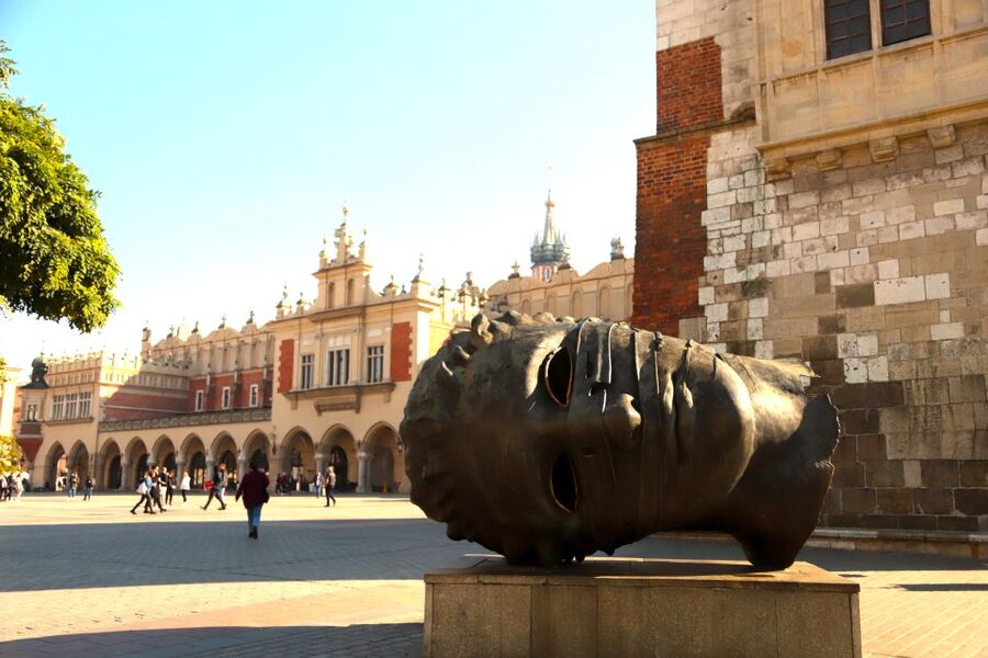 Krakow: The Old Town Walking Tour - Guide style makes the biggest difference