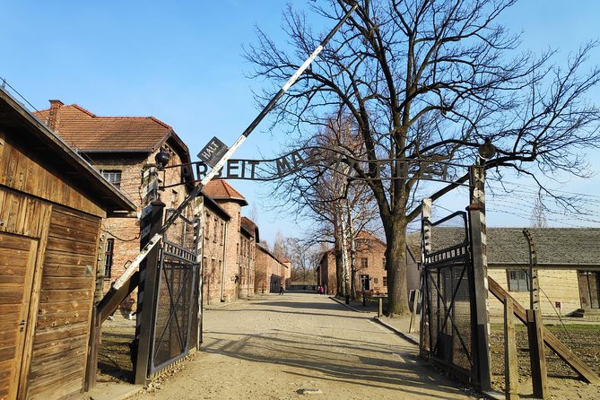 Krakow to Auschwitz Birkenau and Salt Mine 1 Day Tour - Why combine Auschwitz and Wieliczka in one day?