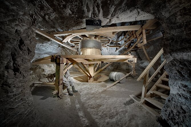 Krakow: UNESCO Bochnia Salt Mine Tour & Boat Expedition - Breaks, food, and the long return journey