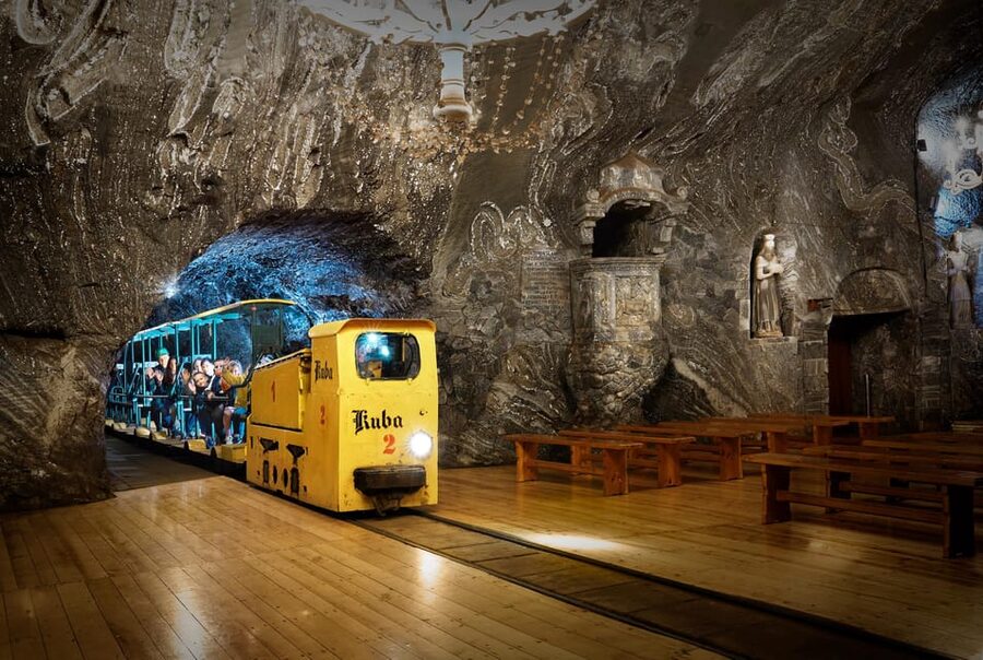 Krakow: UNESCO Underground Boat Expedition & Salt Mine Tour - Why Bochnia Salt Mine makes a different day trip