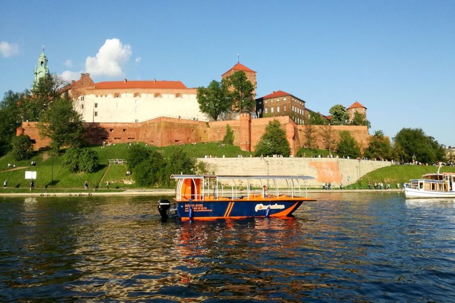 Krakow: Vistula River Cruise with Historical Views - Kazimierz and Podgórze from the Vistula