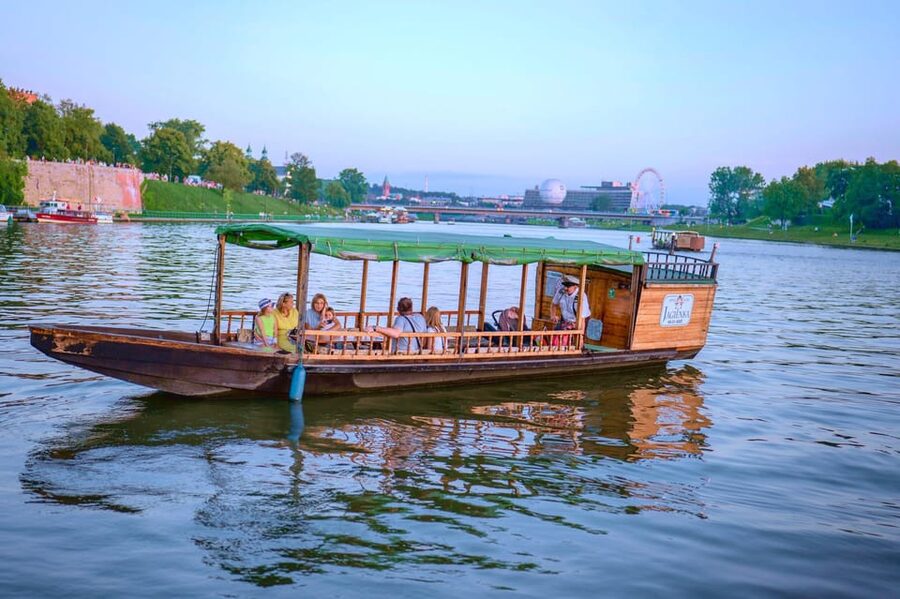 Krakow: Vistula River Sightseeing Cruise ️ - How useful is the audio guide?
