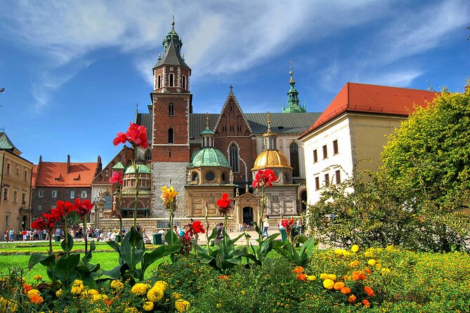 Krakow Walking Tour with Audioguide on Your Smartphone - Kazimierz, Tempel Synagogue, and Okrąglak