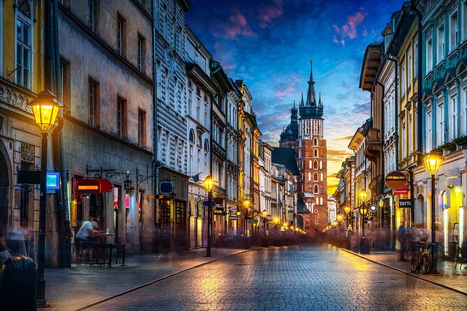 Krakow Walking Tour with Audioguide on Your Smartphone - St. Mary’s Basilica and the Town Hall Tower
