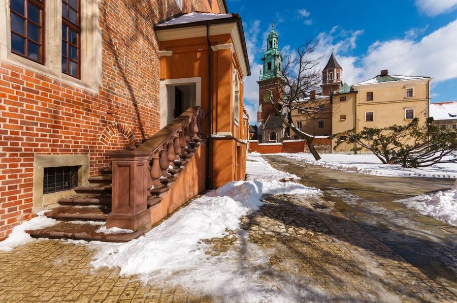 Krakow: Wawel Castle and Cathedral Guided Tour - Why Wawel Hill matters in Krakow