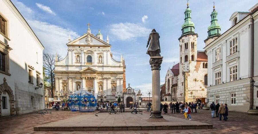 Krakow: Wawel Castle & Cathedral, Old Town & City Basilica - Beginning on Wawel Hill
