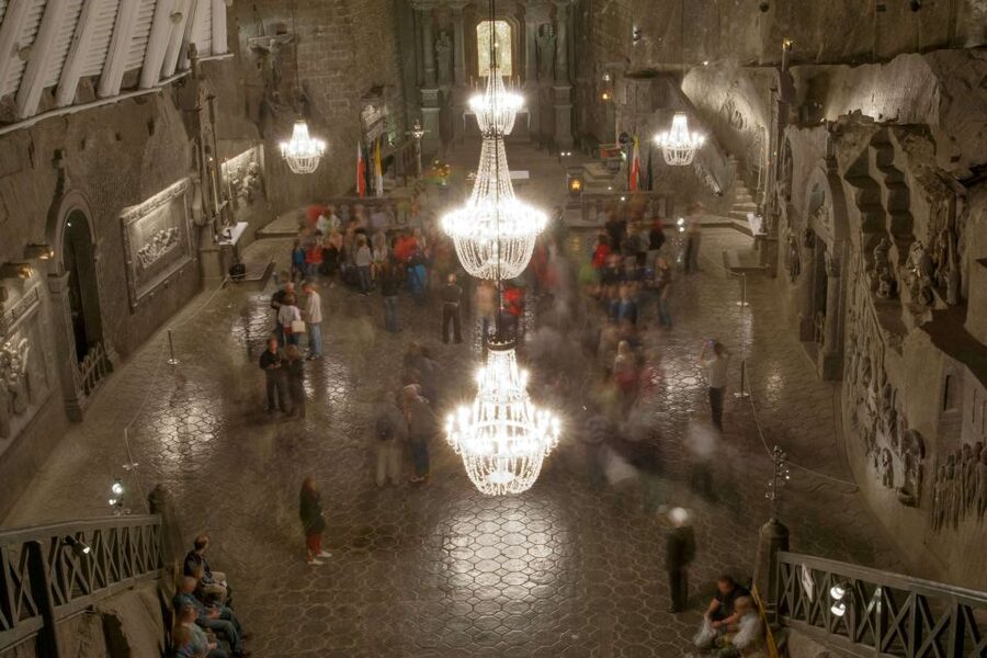 Krakow: Wawel Castle, Cathedral, Salt Mine, and Lunch - Who should book this experience?