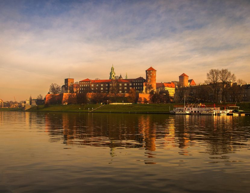 Krakow: Wawel Castle Guided Tour with Entry Tickets - What the $35 price gets you